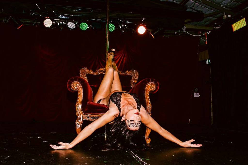 lap dancers sydney